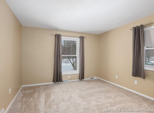 1498 Cloverly Ct, Grand Rapids MI 49544-1707 exterior