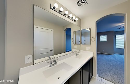 1947 77th Gln, Phoenix AZ  85035-5061 exterior