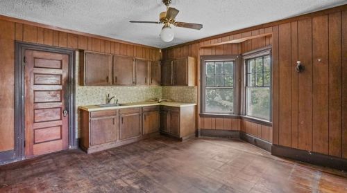 166 Adelaide Ave, Providence RI 02907-1833 exterior