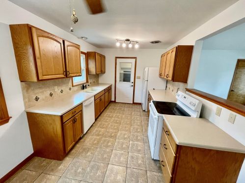 1016 Labaree St, Watertown WI 53098-3019 exterior