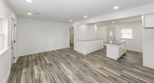 4886 Mohawk Ave, Milwaukee WI  53217-5426 exterior