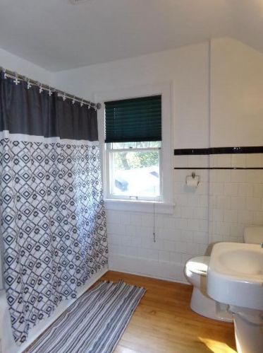 1416 Bank St, Kalamazoo MI 49001-2906 exterior