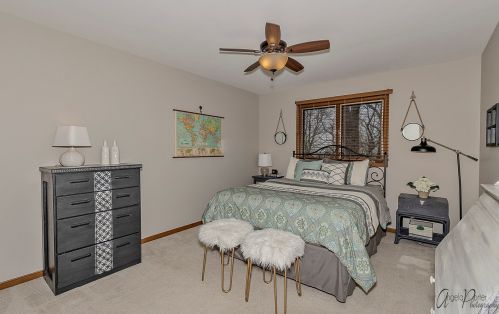 2041 Alta Vis Dr, Waukegan IL 60087-4058 exterior