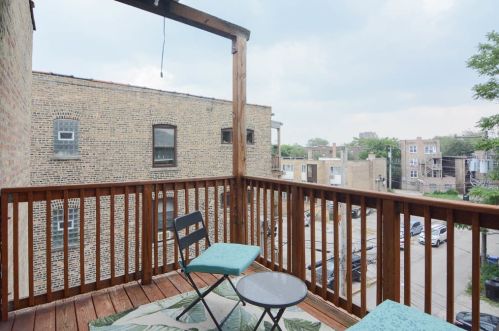 1421 Jonquil Ter, Chicago IL  60626-1211 exterior