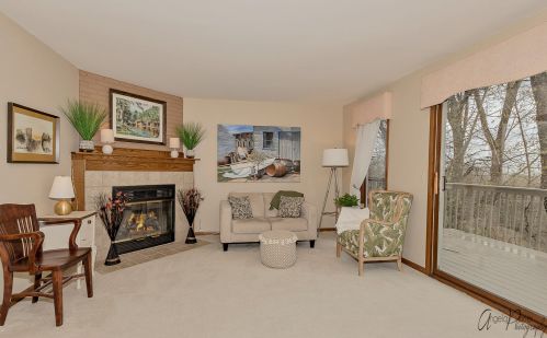 2041 Alta Vis Dr, Waukegan IL 60087-4058 exterior