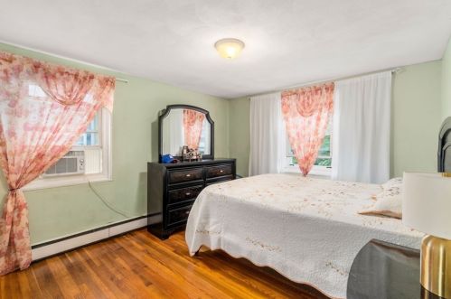 842 Saratoga St, Boston MA 02128-1113 exterior