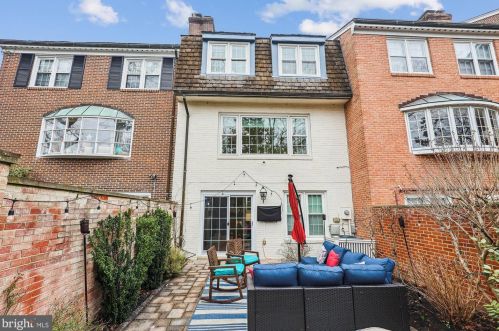 1715 Belle Haven Rd, Alexandria VA  22307-1223 exterior