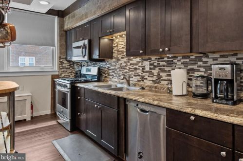 3330 Cottman Ave, Philadelphia PA 19149-1601 exterior