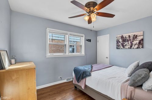 7337 Palatine Ave, Chicago IL 60631-1950 exterior