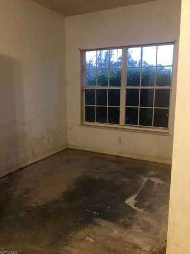 2362 27 Ave, Naples FL 34120-7411 exterior