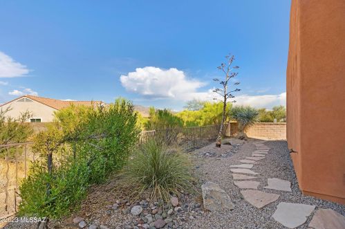 5623 Creosote Ridge Way, Tucson AZ  85747-6046 exterior