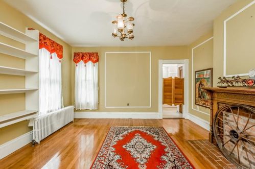 40 Bloomfield Ave, Windsor CT 06095-2303 exterior