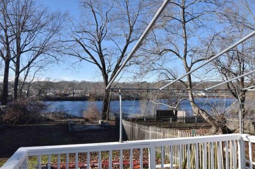 530 Woonasquatucket Ave, Providence RI  02911-1657 exterior