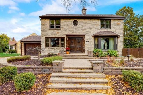 3147 44th St, Milwaukee, WI 53219-4808