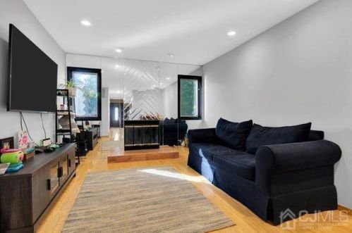 71 Sierra Ct, Old Bridge NJ  08857-3050 exterior