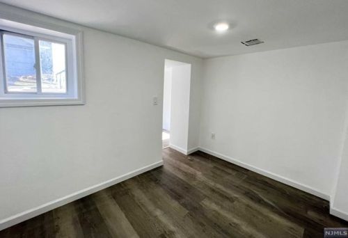 683 Ctr Ave, River Edge NJ 07661-2409 exterior