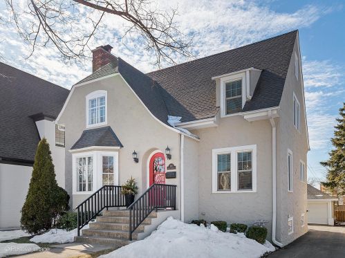 386 Argyle Ave, Elmhurst, IL 60126-3803