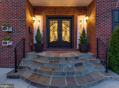 941 Dead Run Dr, Mc Lean, VA 22101-2120