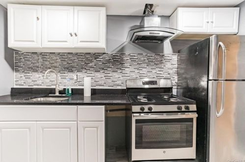 585 Van Nest Ave, Bronx NY 10462-3937 exterior