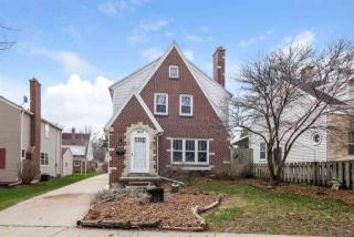 2637 Hoard St, Madison WI  53704-4872 exterior