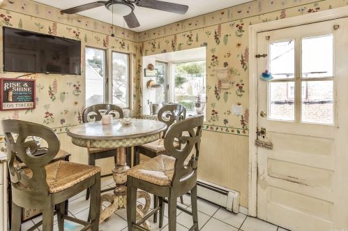 195 Munro Blvd, Valley Stream NY 11581-3439 exterior