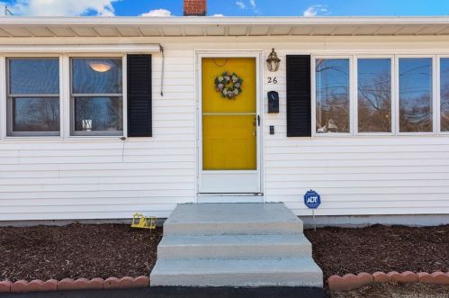26 Hunter Ln, Enfield, CT 06082-4135