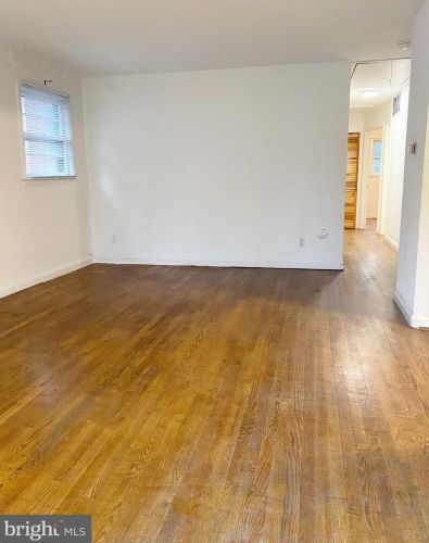 7502 Glenside Dr, Silver Spring, MD 20912-7547