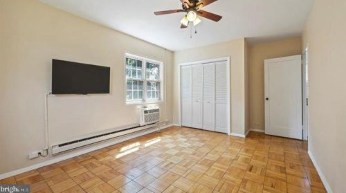 1240 Martha Custis Dr, Alexandria VA  22302-2016 exterior