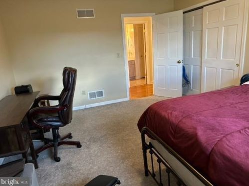 381 Thornhill Dr, Hanover PA  17331-7976 exterior