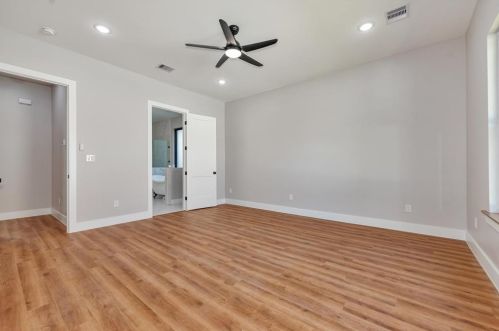 302 Edgewood Dr, Montgomery TX exterior