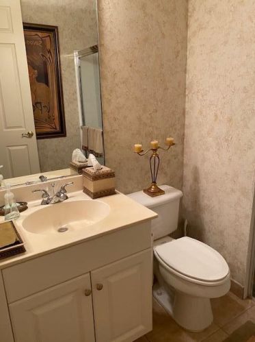 7026 Fairway Lk Dr, Boynton Beach FL 33472-6801 exterior