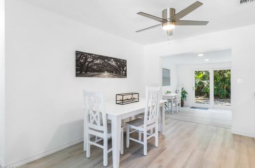 1096 Rordon Ave, Naples FL 34103-4577 exterior