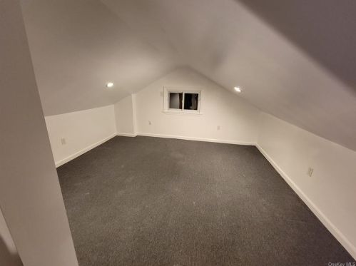 248 Graff Ave, Bronx NY  10465-3119 exterior