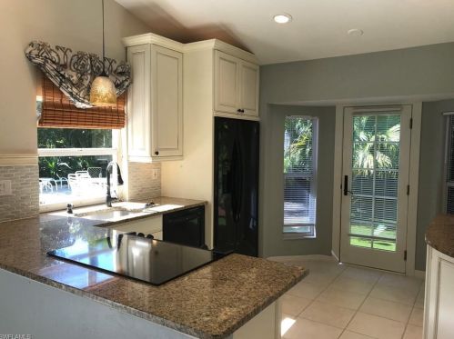 1131 Jardin Dr, Naples FL 34104-6616 exterior