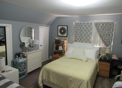 53 Hamilton Ave, Fairview NJ 07022-2040 exterior