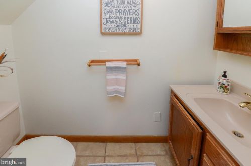 300 Holly Ave, Camden NJ 08107-1022 exterior