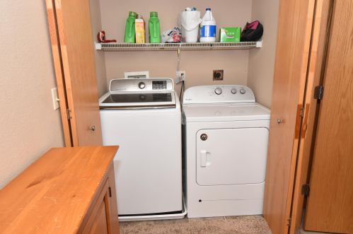 8465 Westminster Dr, Sturtevant WI 53177-2835 exterior