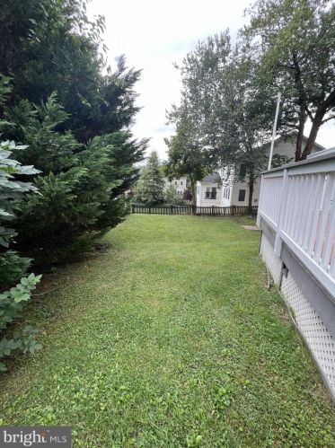 1807 Youngblood St, Mc Lean VA  22101-5244 exterior