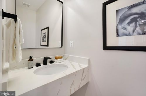 4215 16th St, Washington DC  20011-7005 exterior