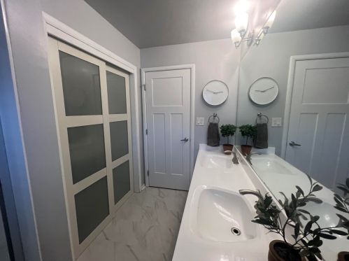 7522 Jackson Dr, Milwaukee WI 53219-2817 exterior