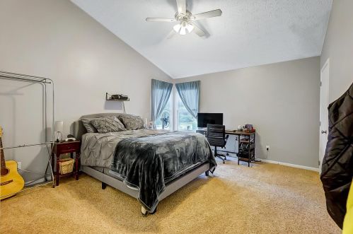 2227 Frst Rdg Dr, Hebron OH 43025-8000 exterior