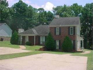 688 Greenvale Rd, Lawrenceville, GA 30043-5329