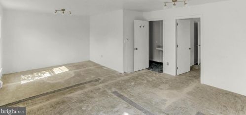 822 Broadway, Hanover PA  17331-2015 exterior