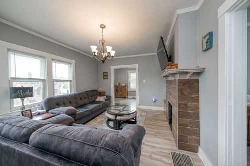 5107 Interboro Ave, Pittsburgh PA  15207-2327 exterior