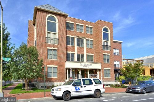 449 R St, Washington DC  20001-1950 exterior