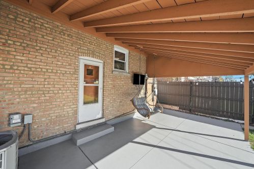 6625 64 St, Chicago IL 60638-4915 exterior