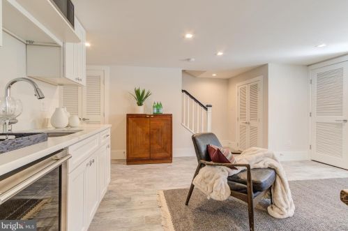 3025 Dent Pl, Washington DC 20007-2916 exterior