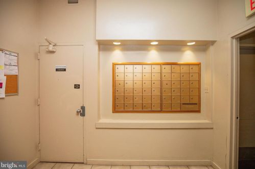 1800 R St, Washington DC  20009-1625 exterior