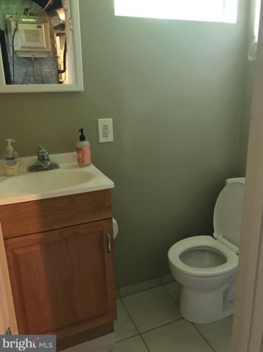 1815 Sherwood Rd, Silver Spring MD 20902-4030 exterior