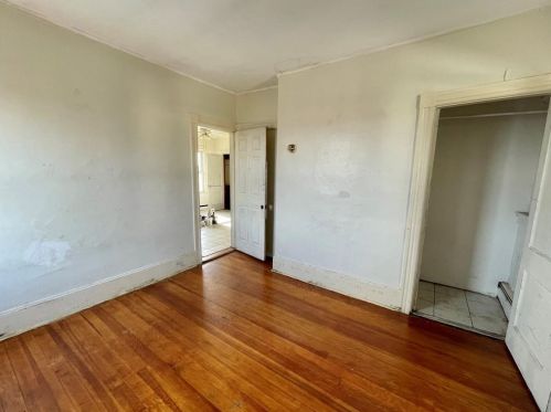 15 Julian St, Providence RI 02909-2715 exterior